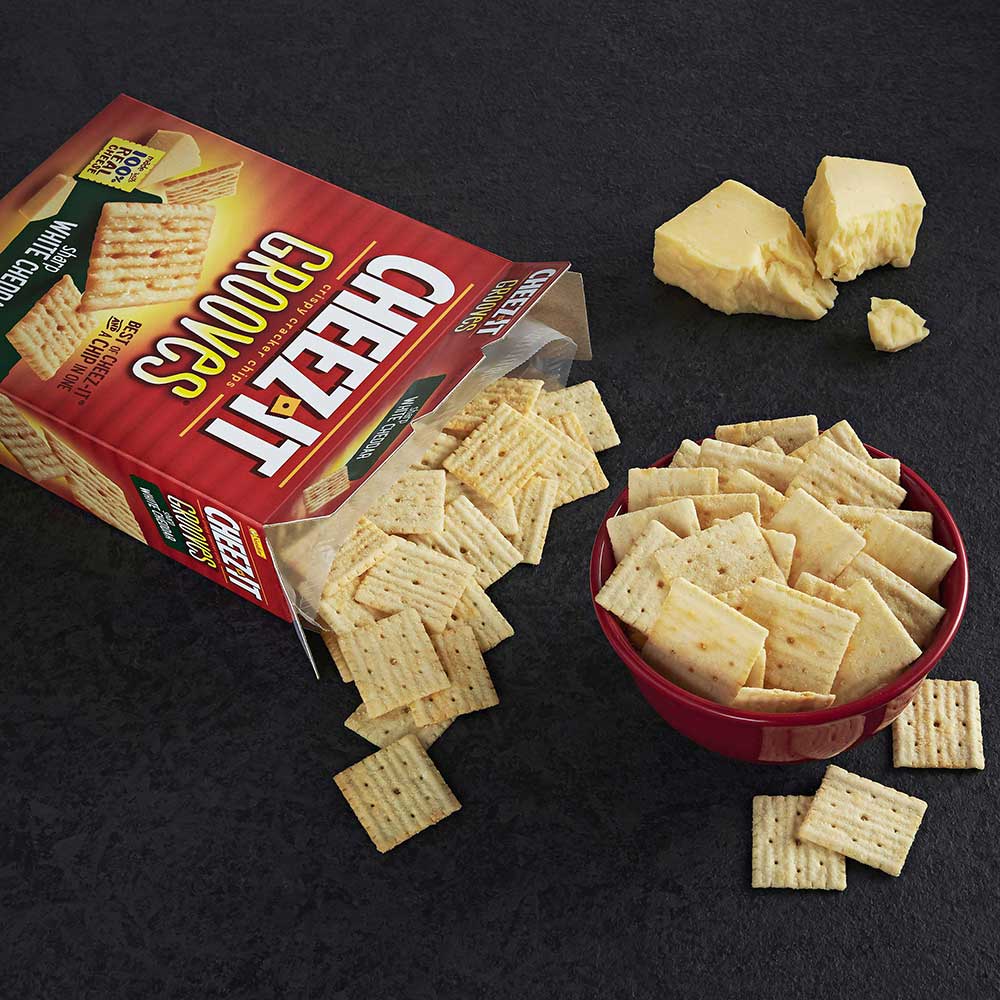 ピーナッツページ Cheez-It Grooves Sharp White Cheddar Crackers Case