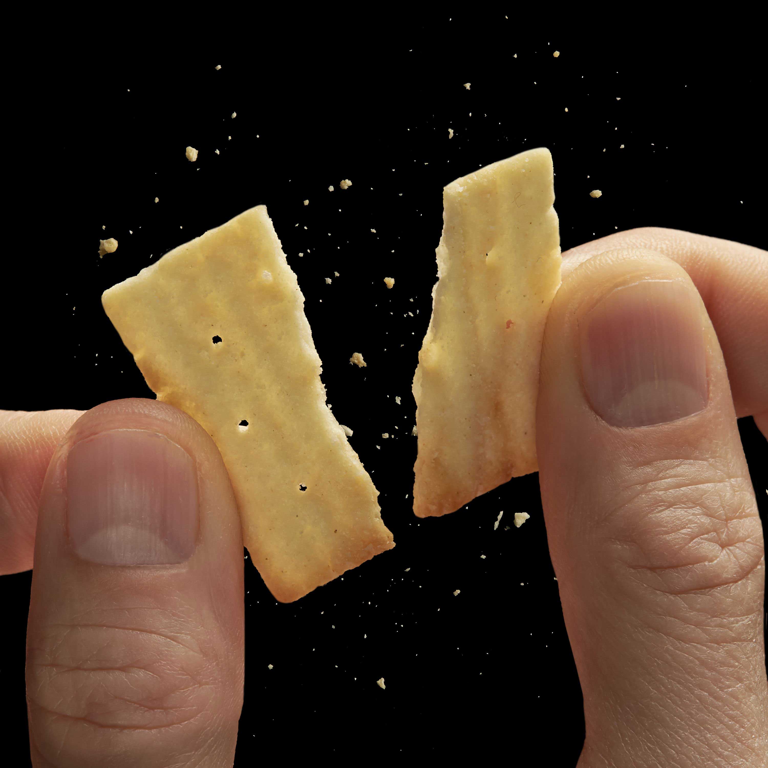 Cheez-It Grooves Sharp White Cheddar Crackers Case Cheez-It Grooves Sharp White Cheddar Crackers Case