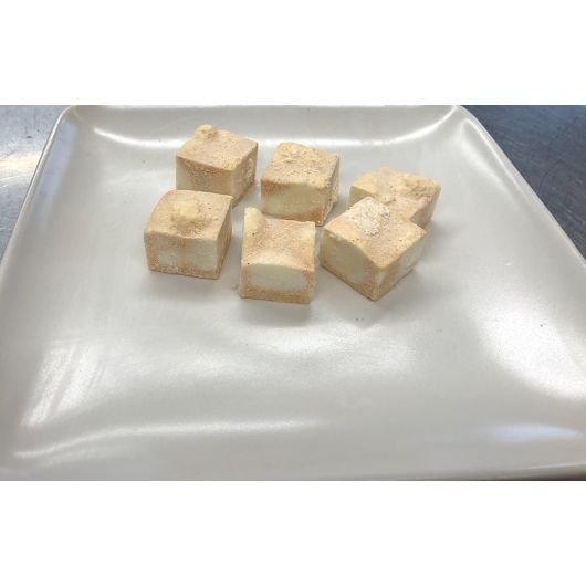 Waters Edge Cheese Curds Beer Battered White Cheddar And Ghost Pepper Cheese Curds, 9 Pound