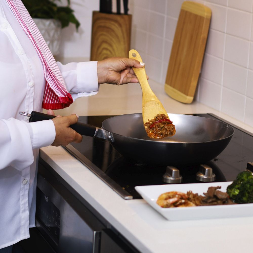 Joyce Chen Professional Series Carbon Steel Stir Fry Pan With Phenolic Handle, 12 Inch