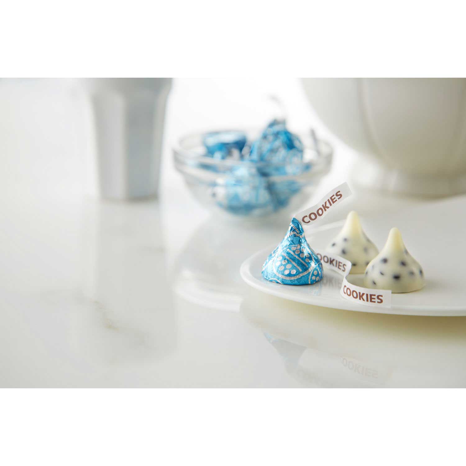 Hersheys Kisses Cookies N Creme Blue Foil Candy - Share Pack