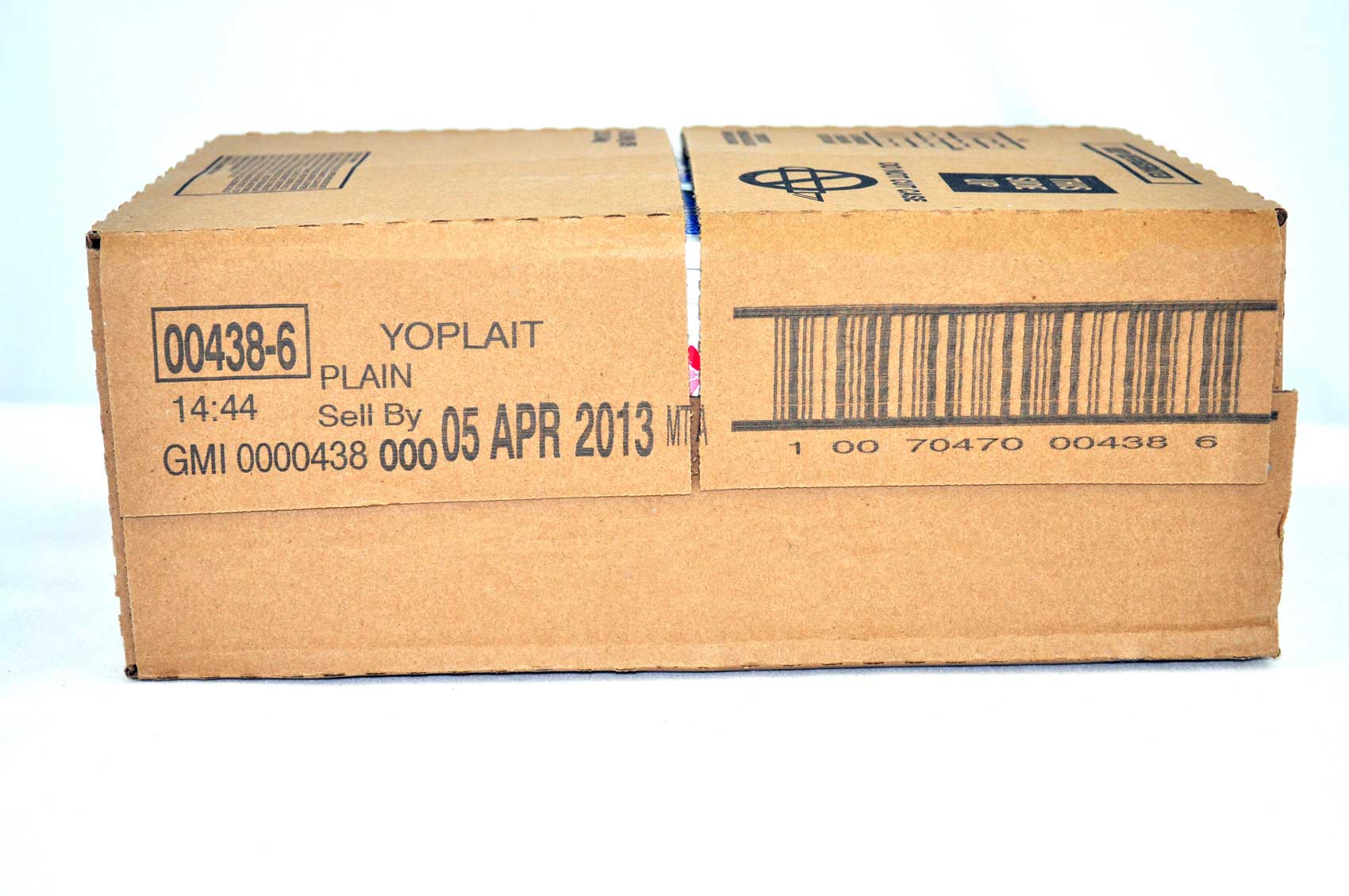 Yoplait Fat Free Plain Yogurt, 32 Ounce -- 6 Per Case