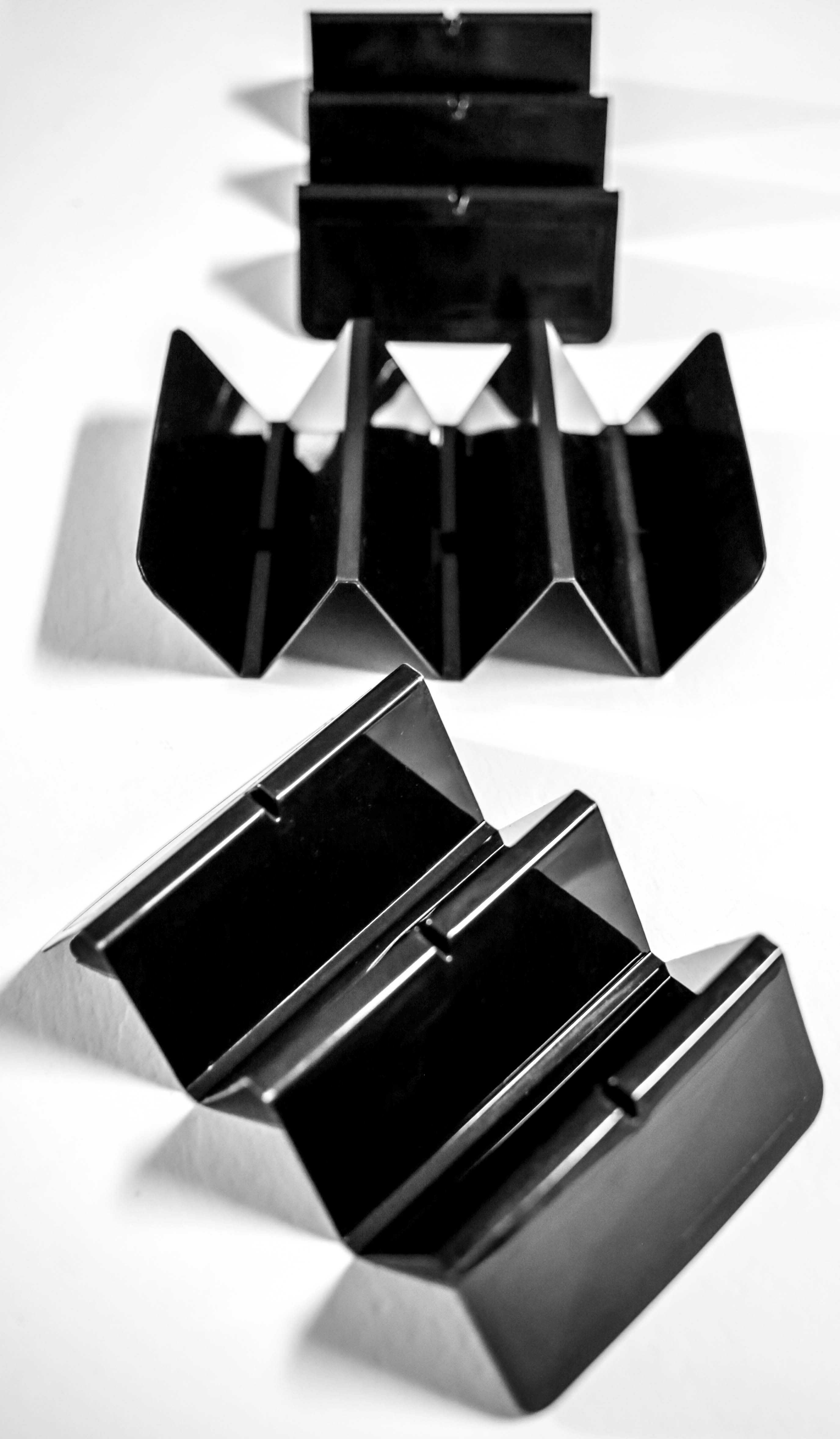 Yoshi Resposables Black Taco Holder -- 100 Per Case
