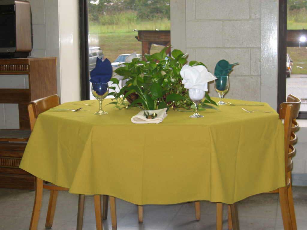 Intedge Yellow Poly/Cotton Round Tablecloth, 132 inch Dia