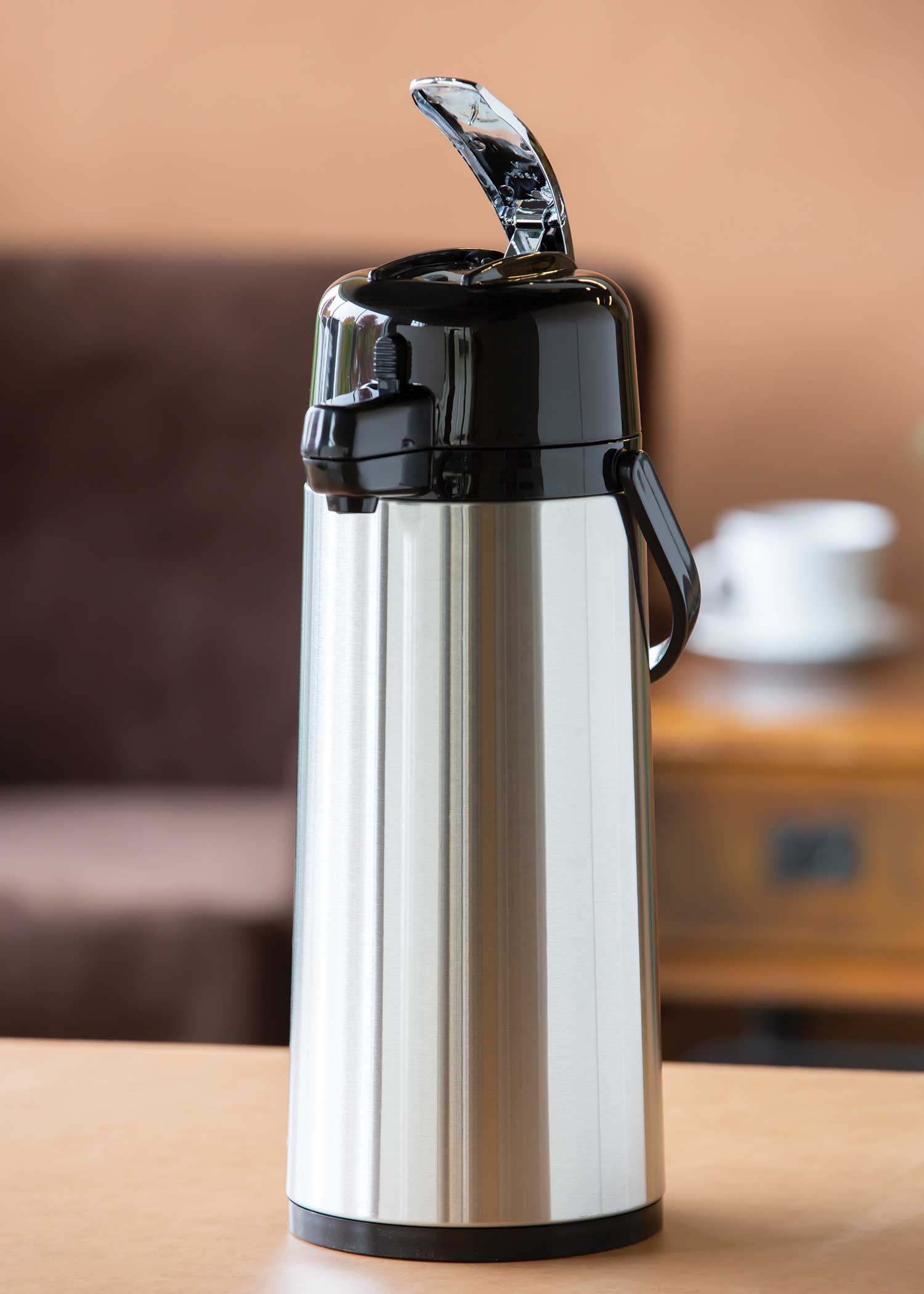 Service Ideas Eco-air Brushed Stainless And Black Smooth Body Glass Vacuum Insulated Airpot, 2.2 Liter Capacity