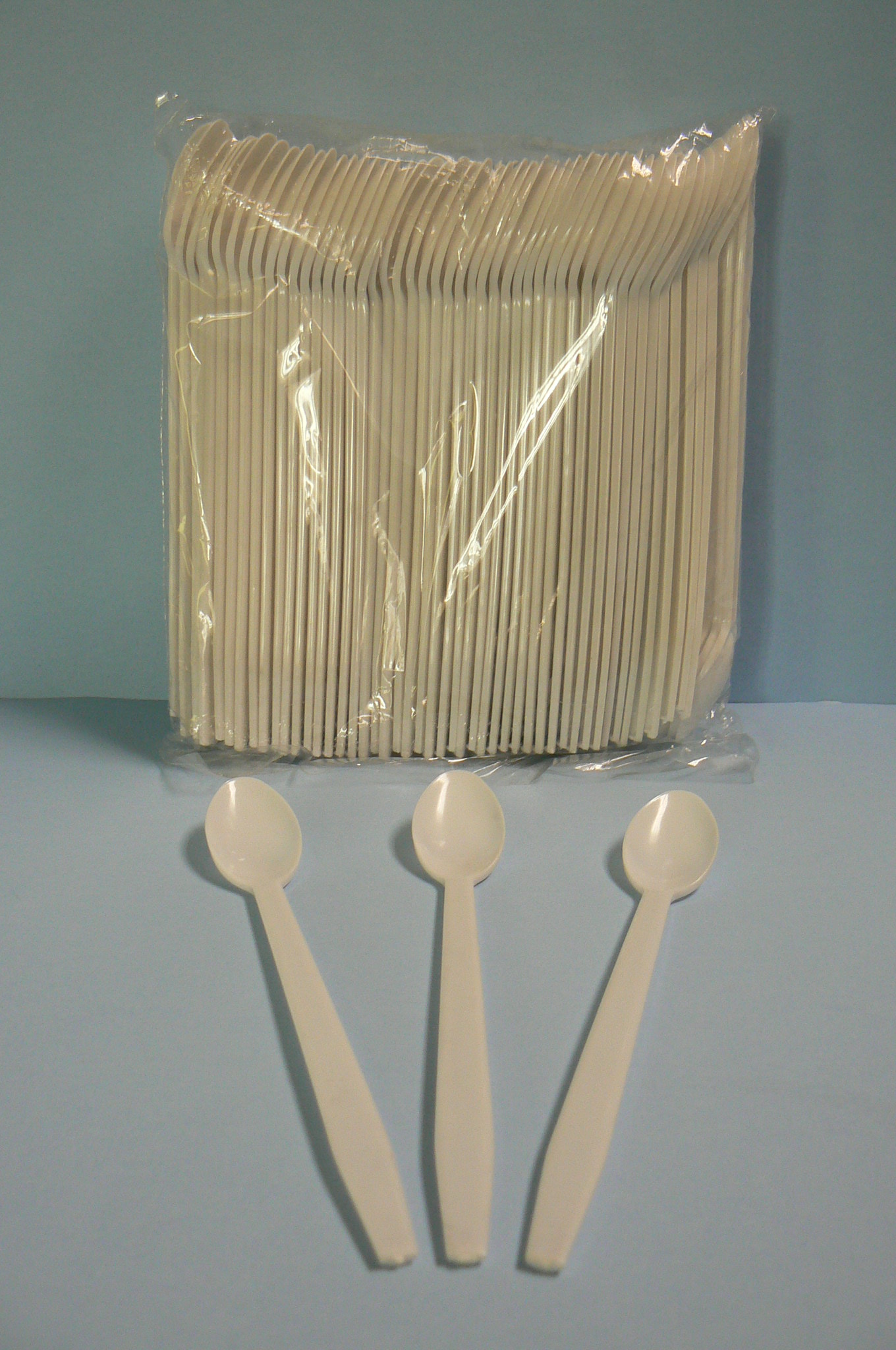 Goldmax Medium Weight Polypropylene White Soda Spoon -- 1000 per case.
